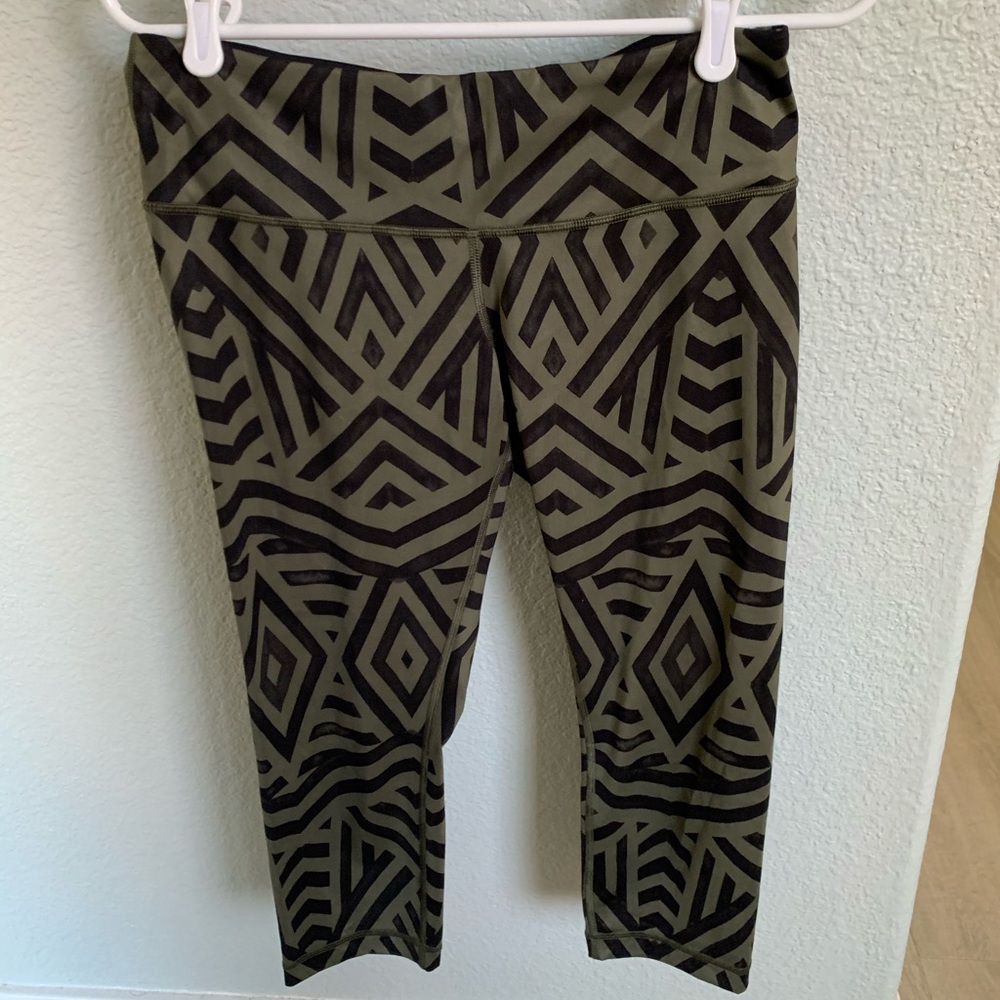 Lululemon green leggings size 6